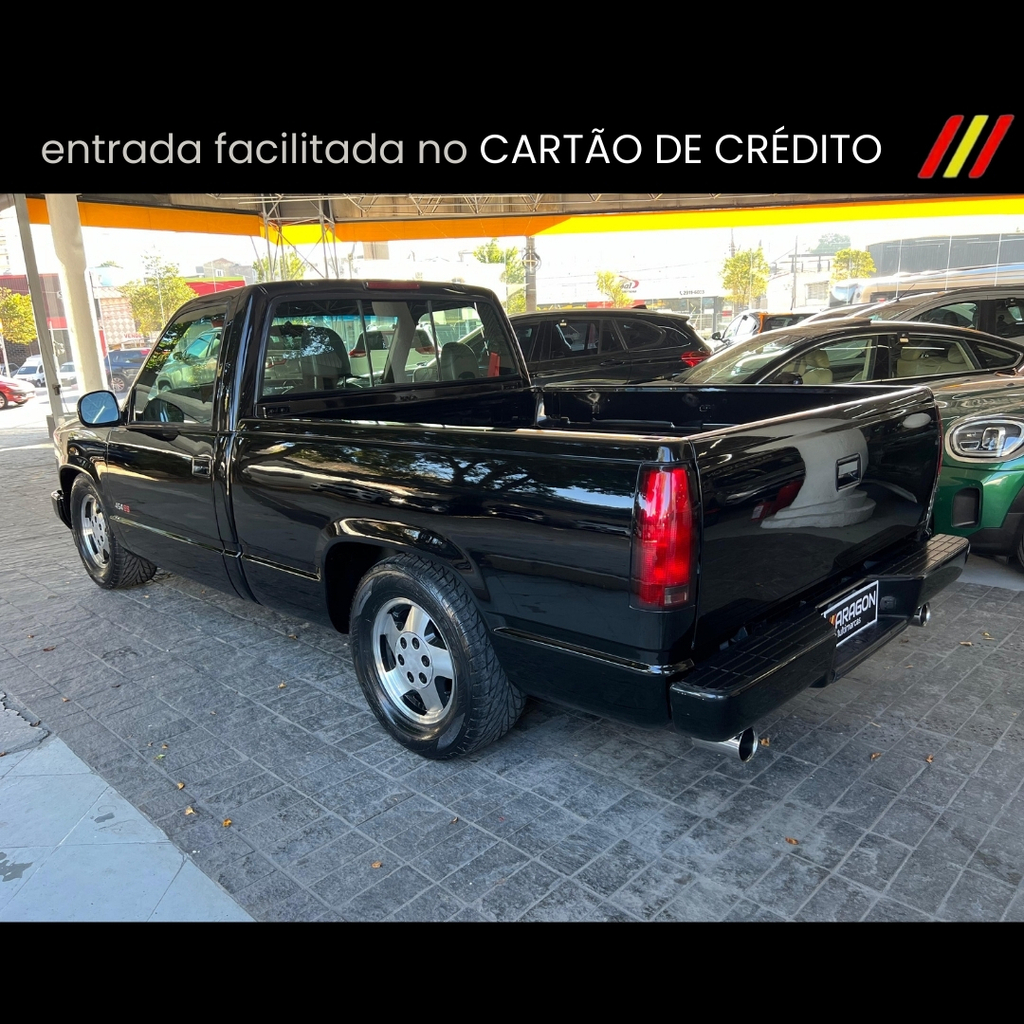 Chevrolet Silverado Preto