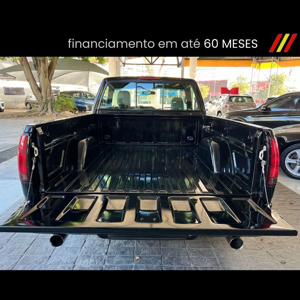 Chevrolet Silverado Preto