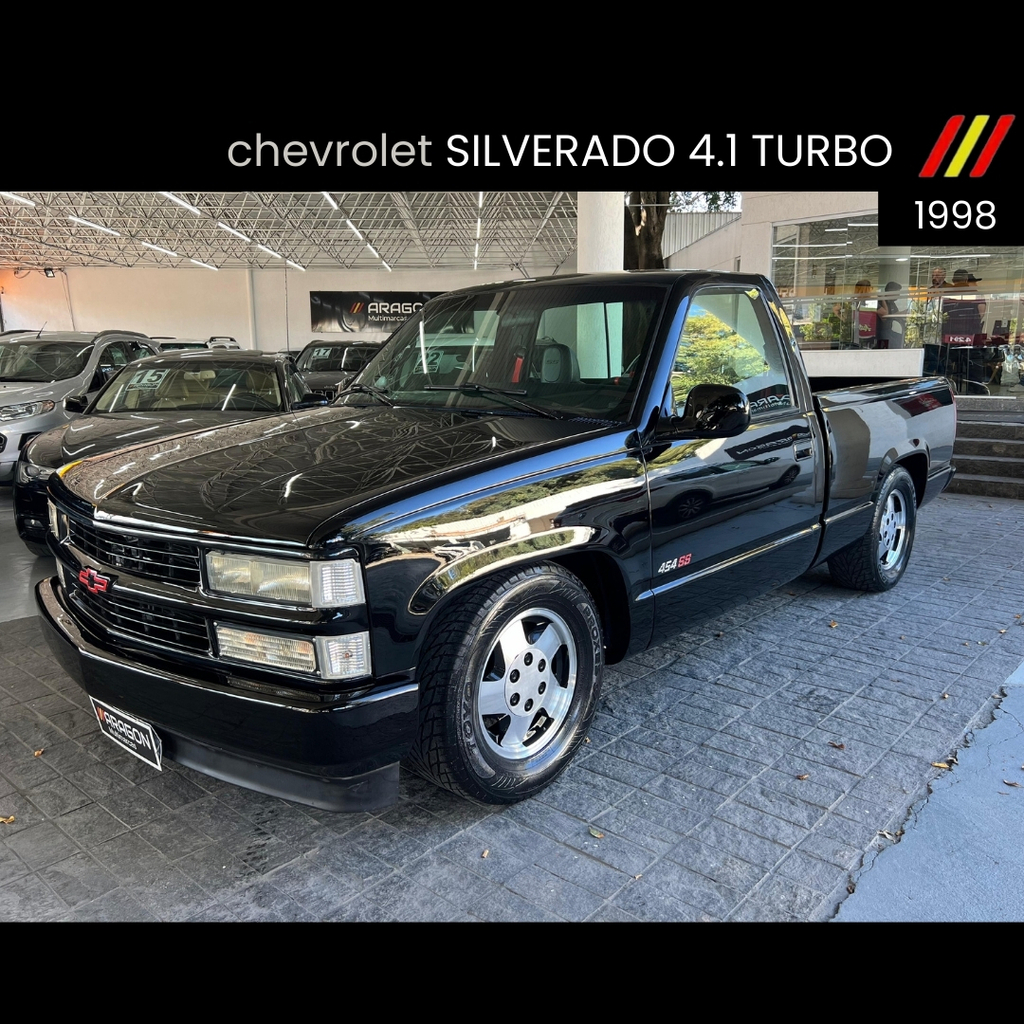 Chevrolet Silverado Preto