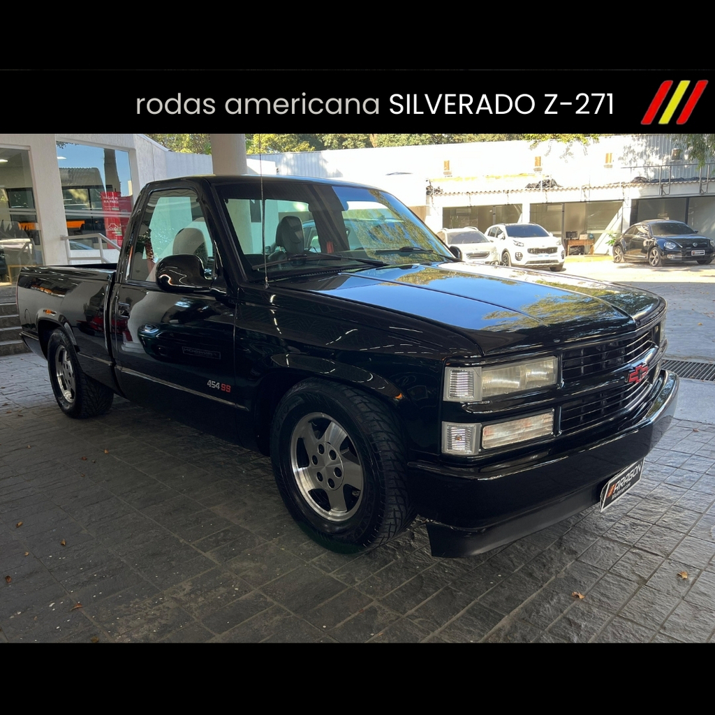 Chevrolet Silverado Preto