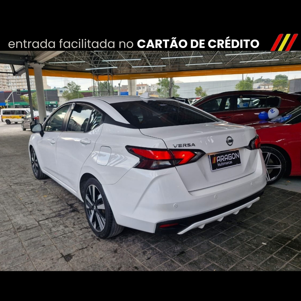 Nissan Versa Branco