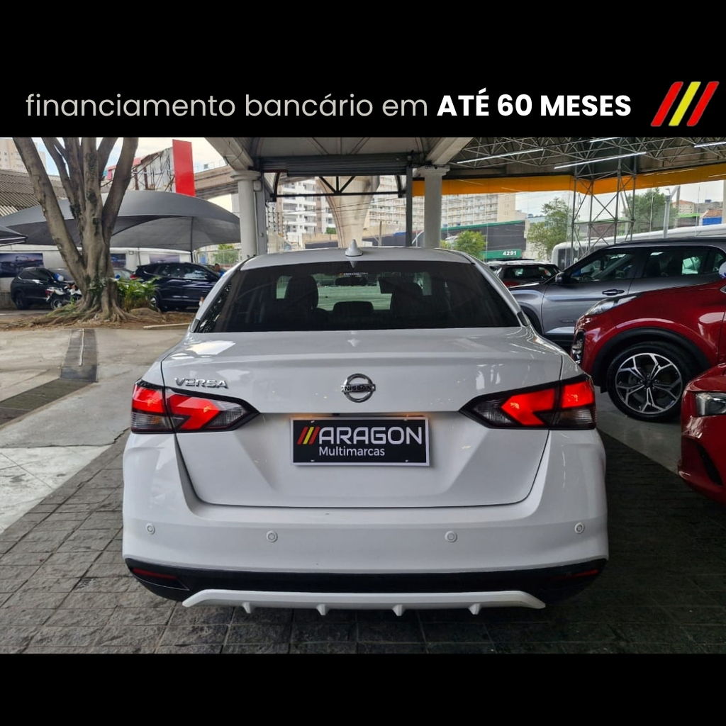 Nissan Versa Branco