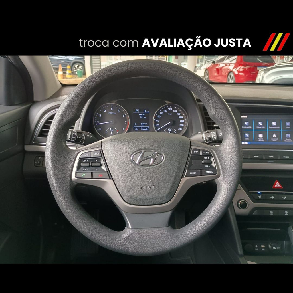 Hyundai Elantra Preto