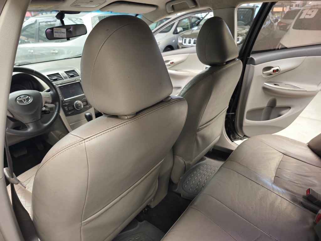 Toyota Corolla Preto