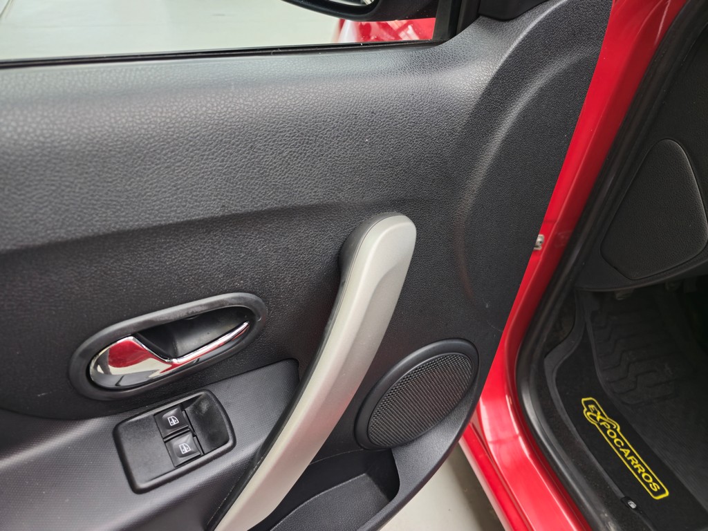 Renault Sandero Vermelho