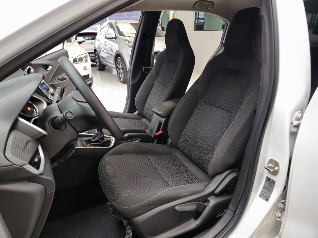 Chevrolet Onix Sedan Branco