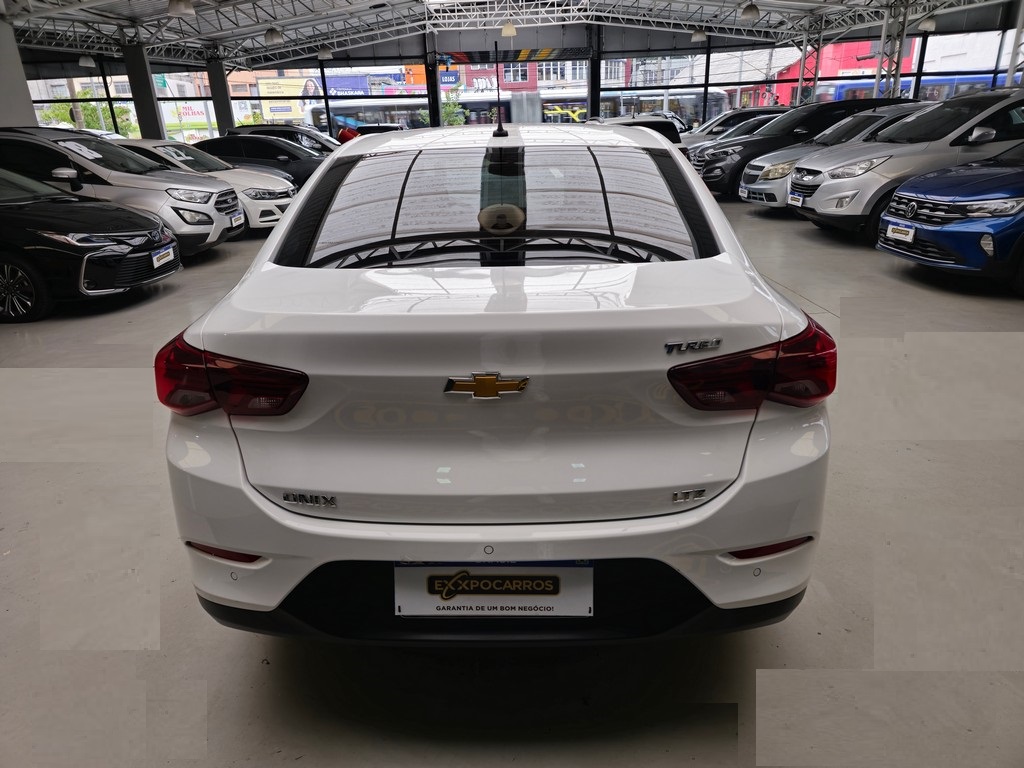 Chevrolet Onix Sedan Branco