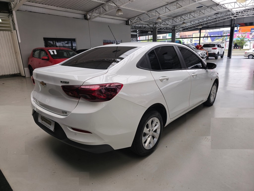 Chevrolet Onix Sedan Branco