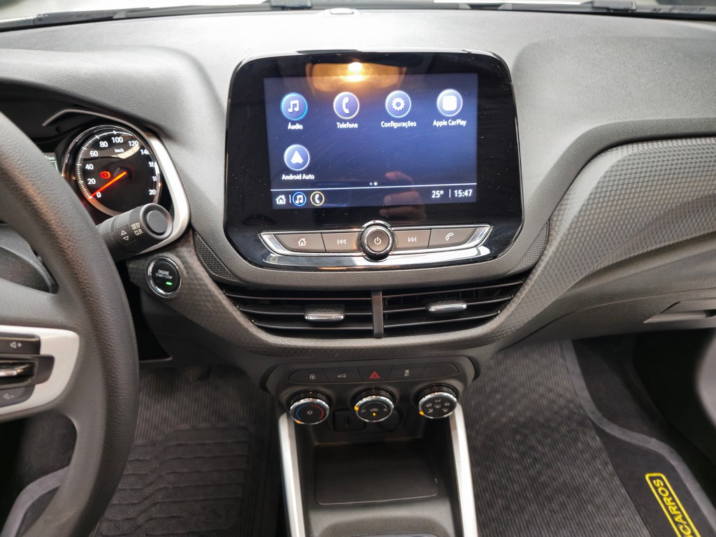 Chevrolet Onix Sedan Branco