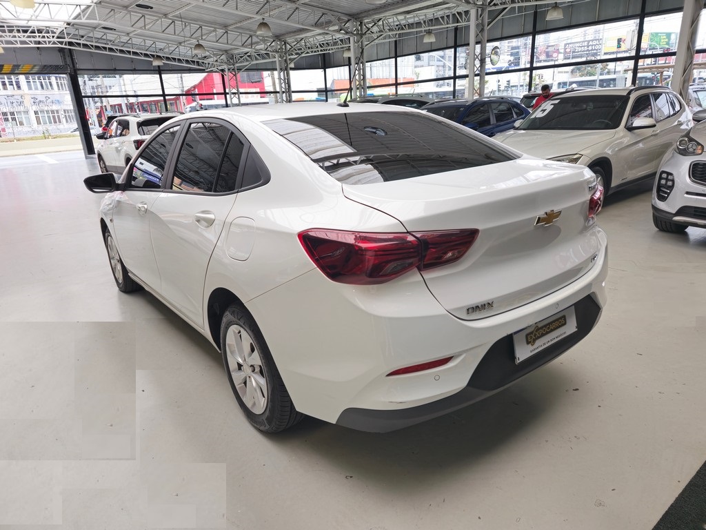 Chevrolet Onix Sedan Branco