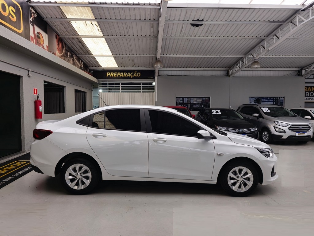 Chevrolet Onix Sedan Branco