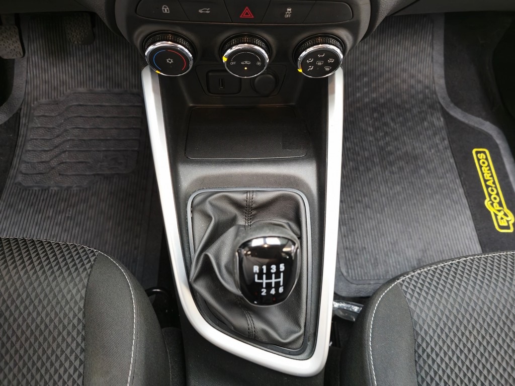 Chevrolet Onix Sedan Branco