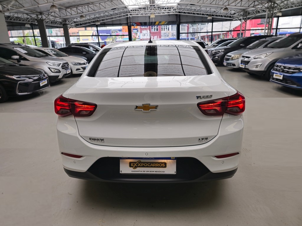 Chevrolet Onix Sedan Branco