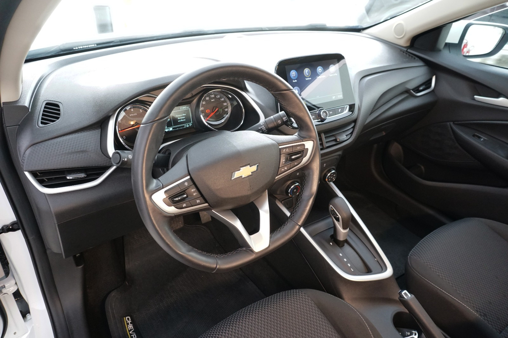 Chevrolet Onix Sedan Branco