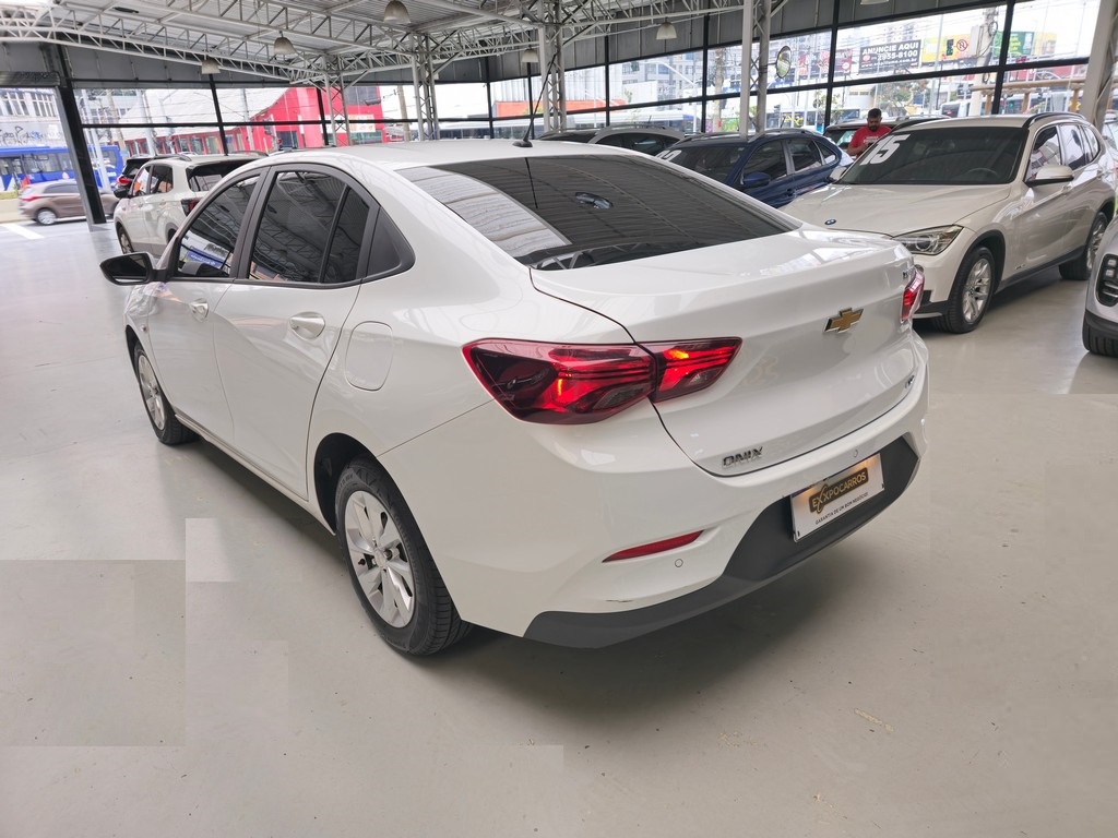 Chevrolet Onix Sedan Branco