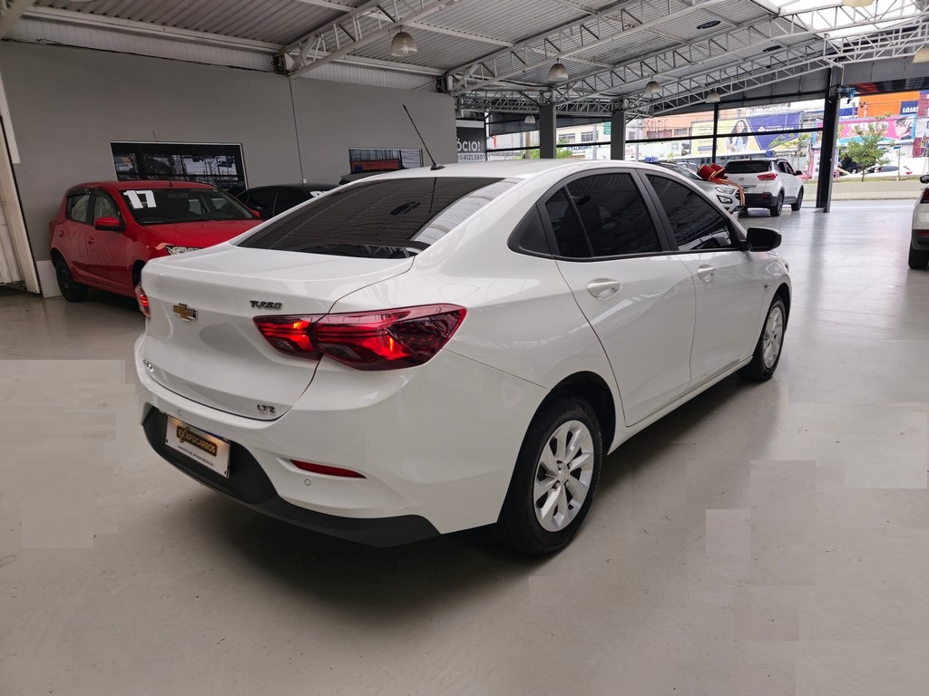 Chevrolet Onix Sedan Branco
