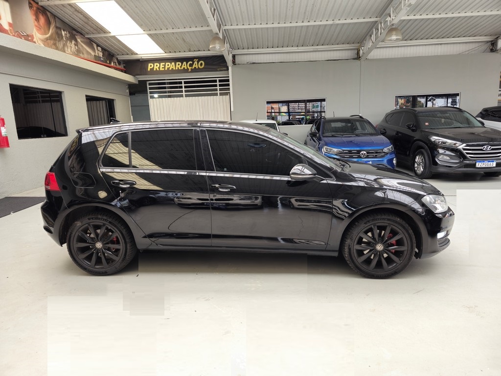 Volkswagen Golf Preto
