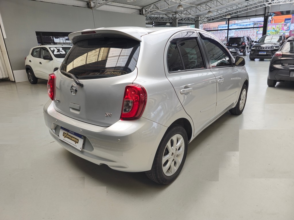 Nissan March Prata