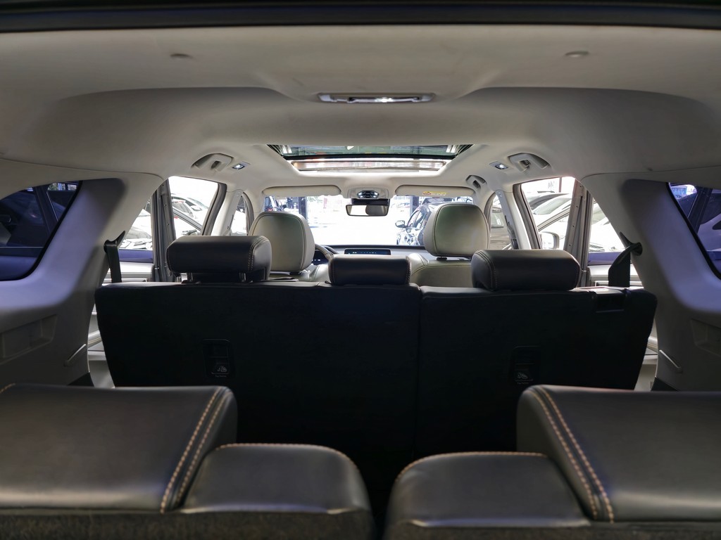 Chery Tiggo 8 Cinza