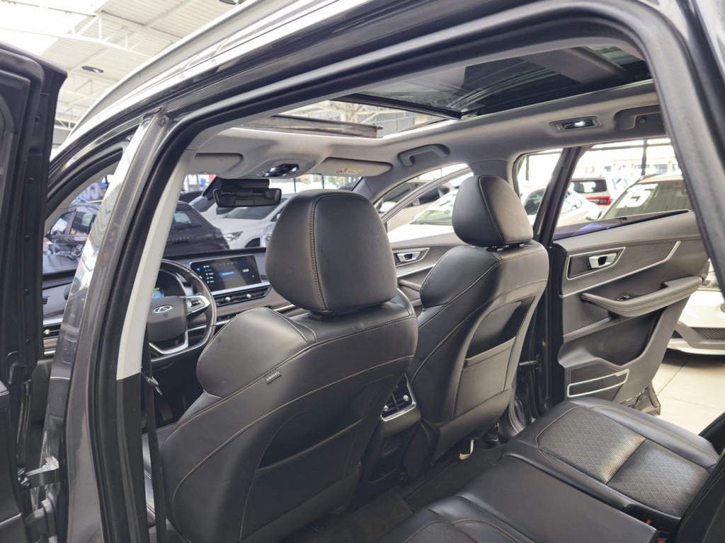 Chery Tiggo 8 Cinza