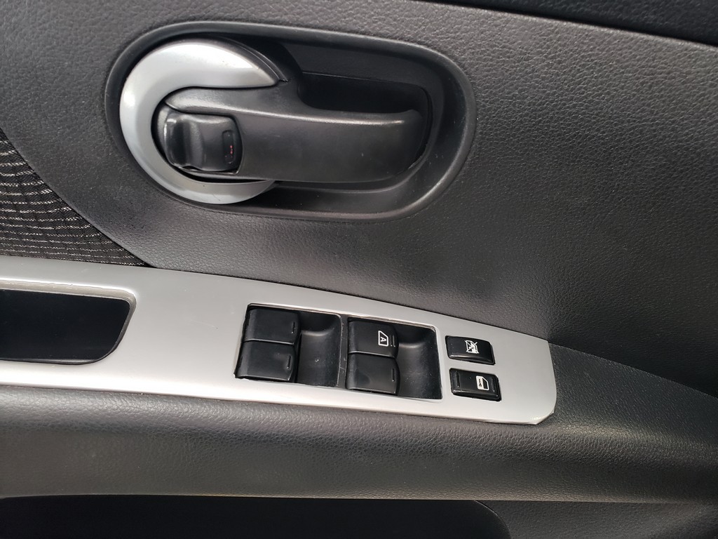 Nissan Livina Preto