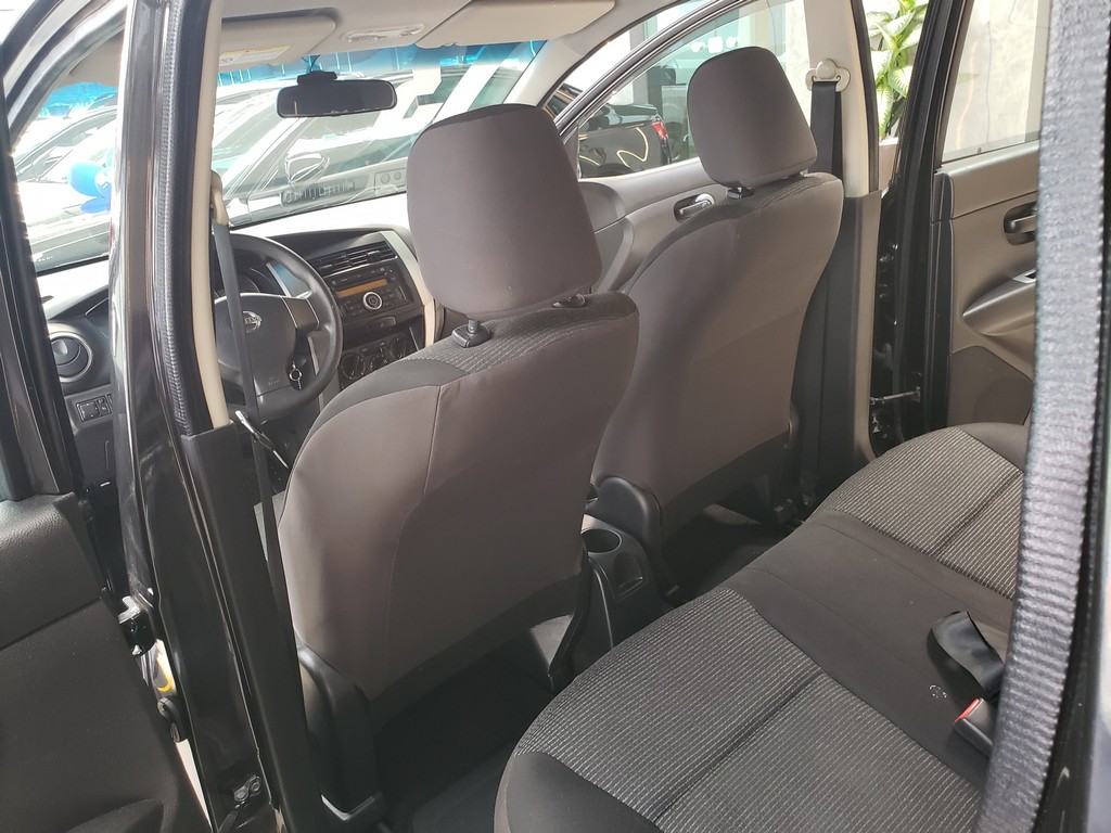 Nissan Livina Preto