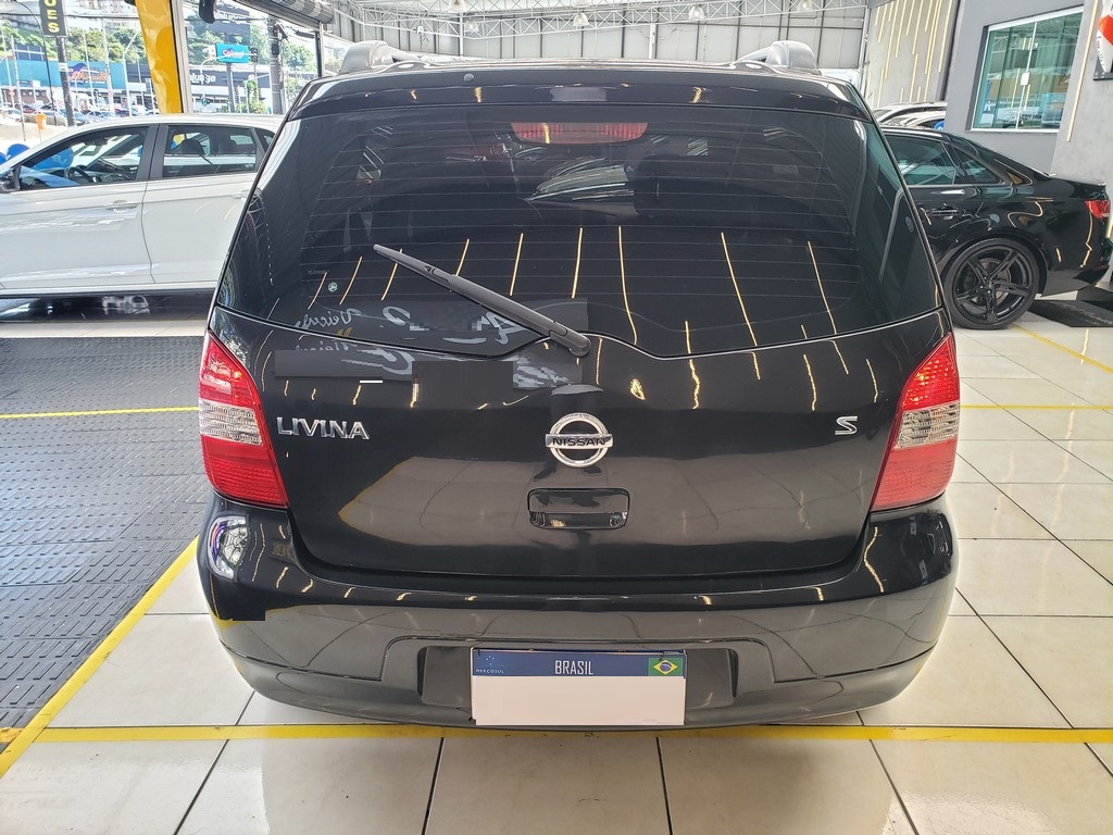 Nissan Livina Preto
