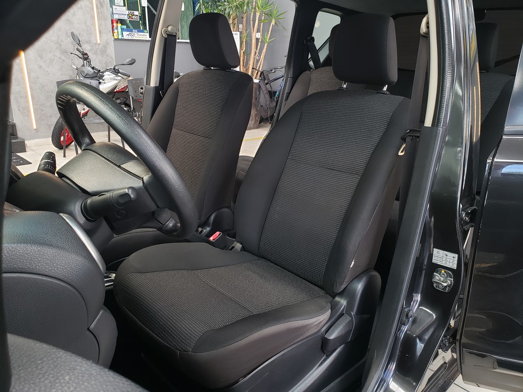 Nissan Livina Preto