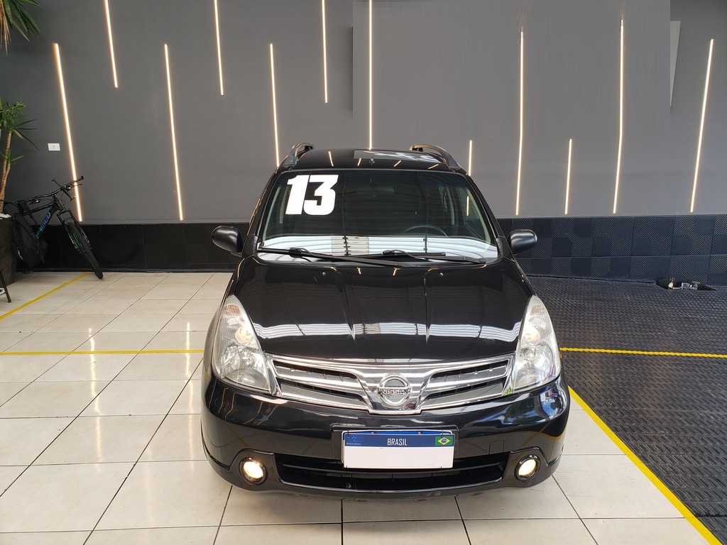 Nissan Livina Preto