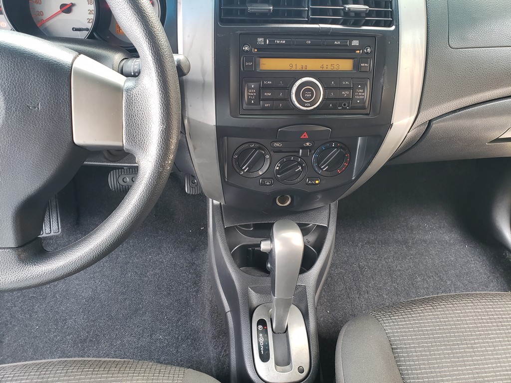 Nissan Livina Preto
