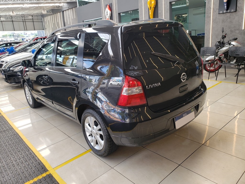 Nissan Livina Preto