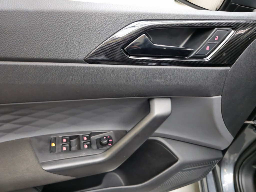 Volkswagen Polo Cinza