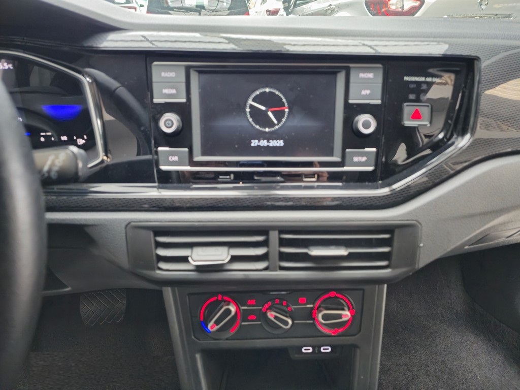 Volkswagen Polo Cinza