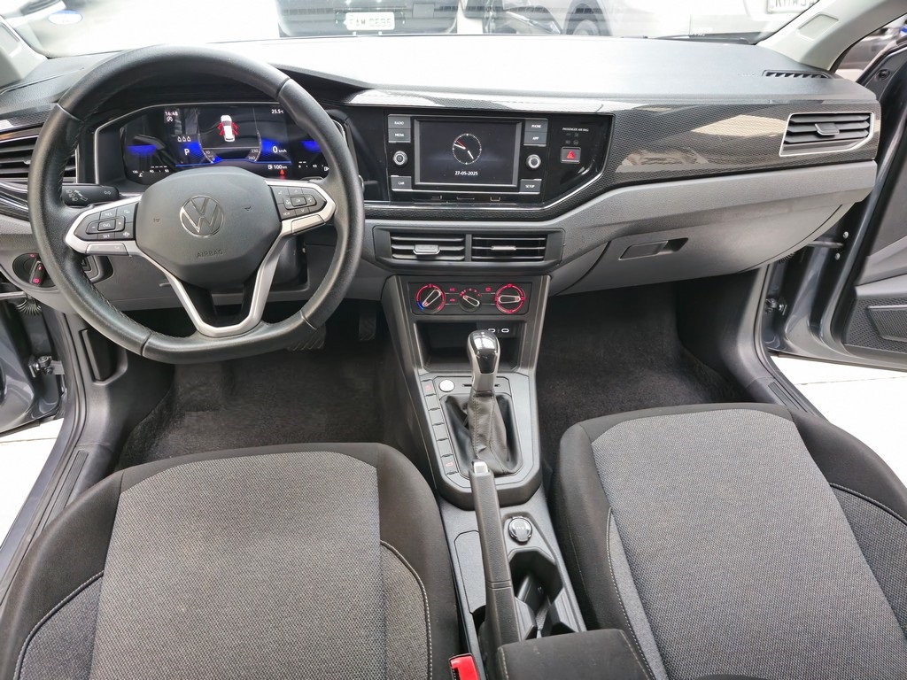 Volkswagen Polo Cinza
