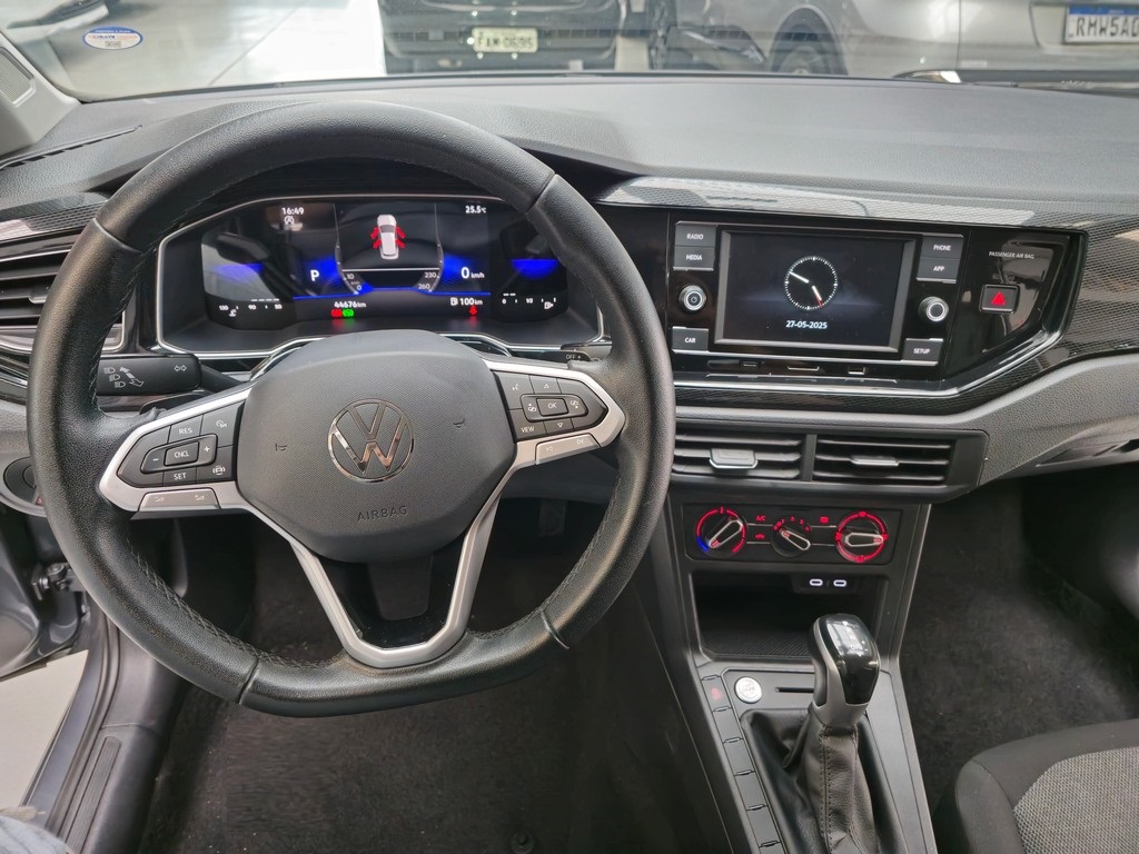 Volkswagen Polo Cinza