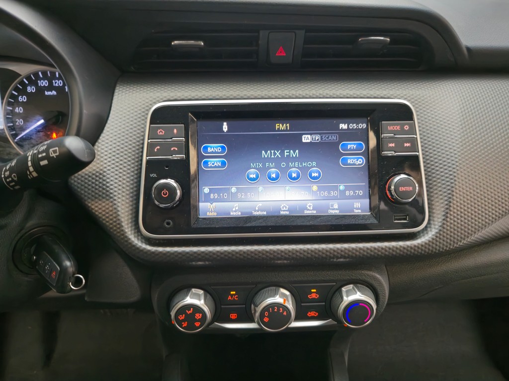 Nissan Kicks Cinza