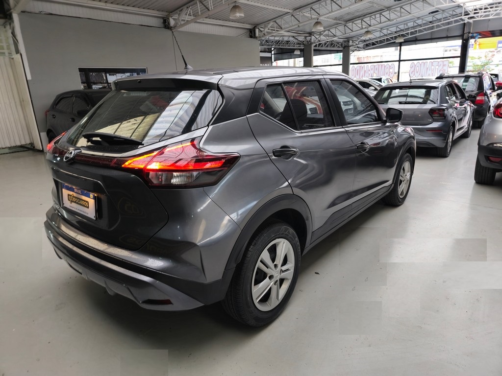 Nissan Kicks Cinza
