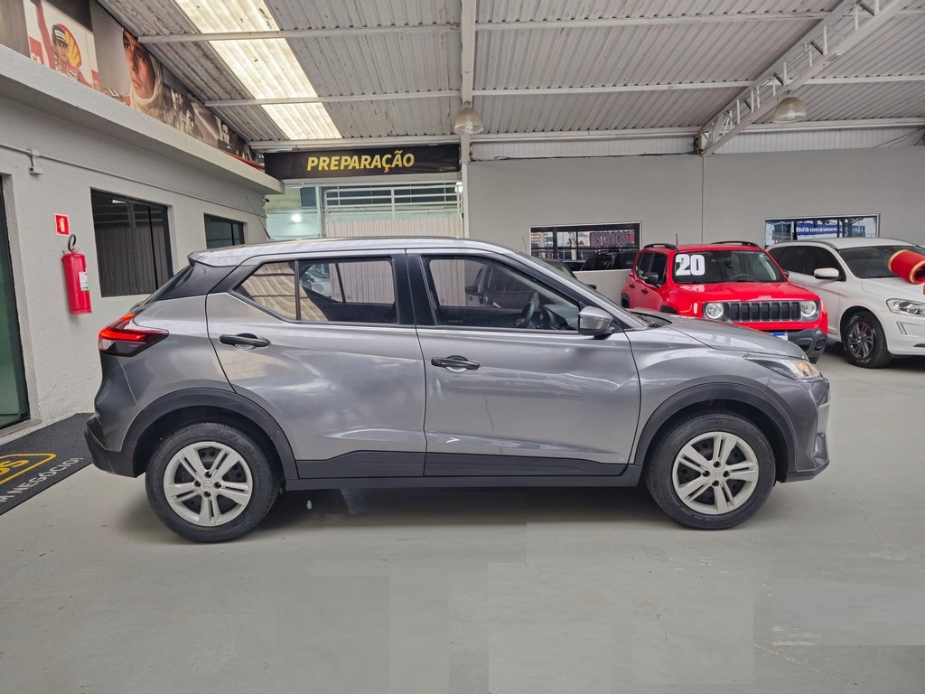 Nissan Kicks Cinza