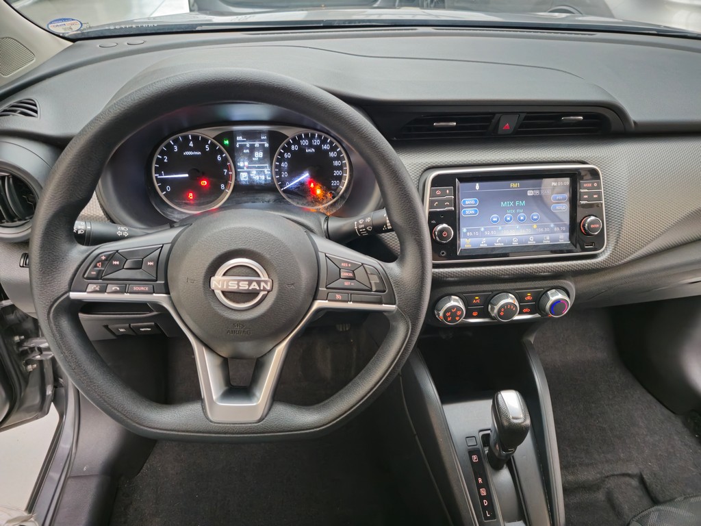 Nissan Kicks Cinza