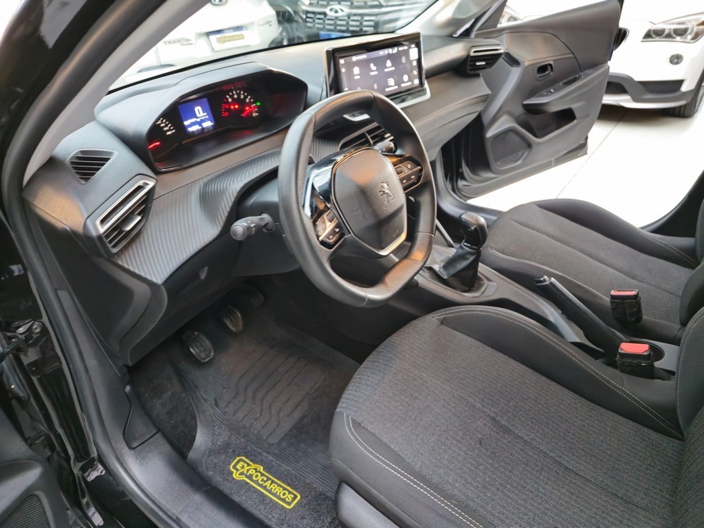 Peugeot 208 Preto