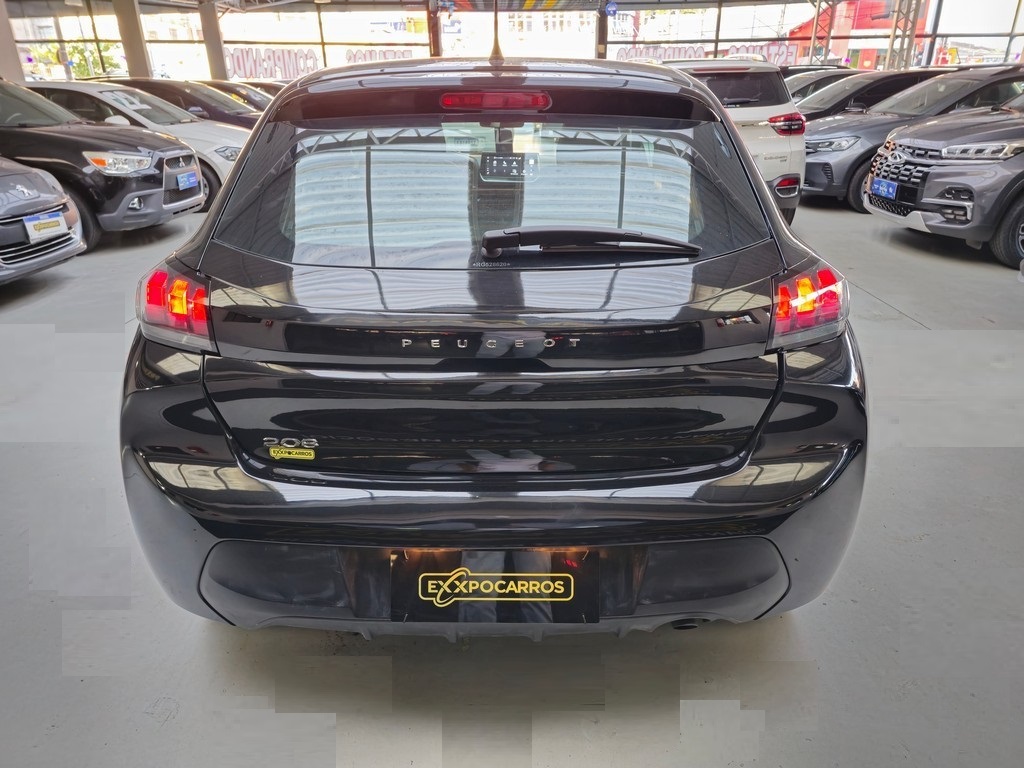 Peugeot 208 Preto