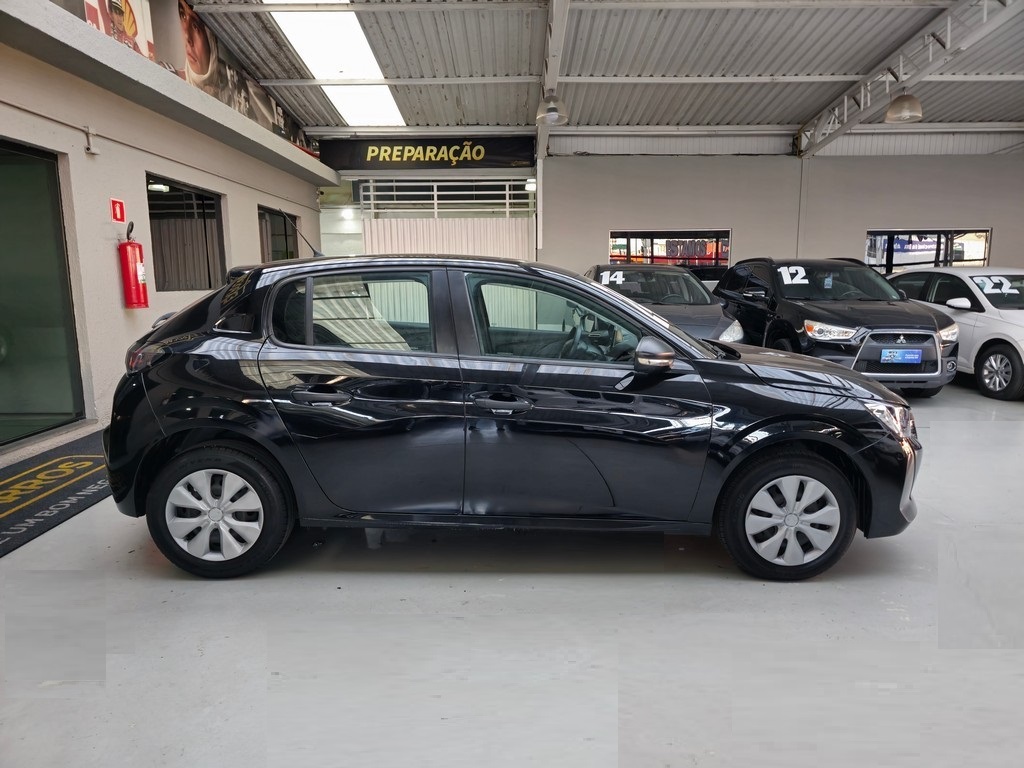 Peugeot 208 Preto