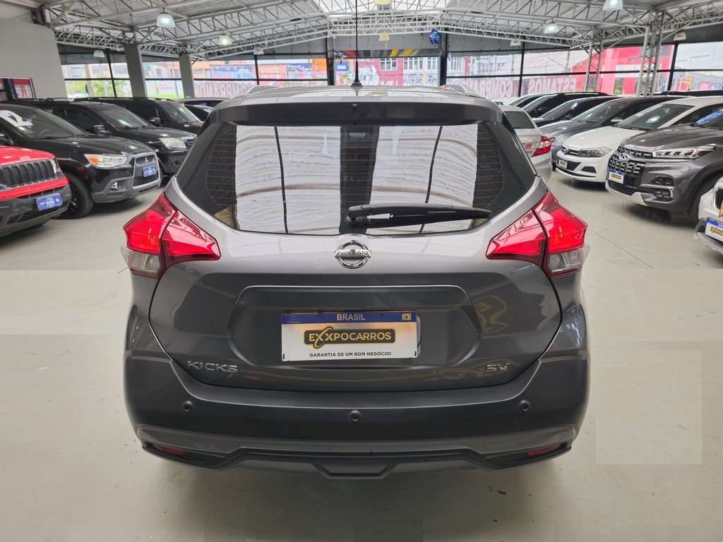 Nissan Kicks Cinza