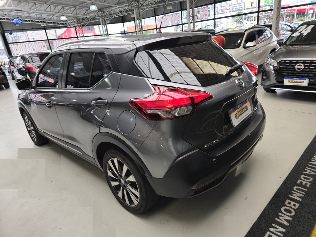 Nissan Kicks Cinza