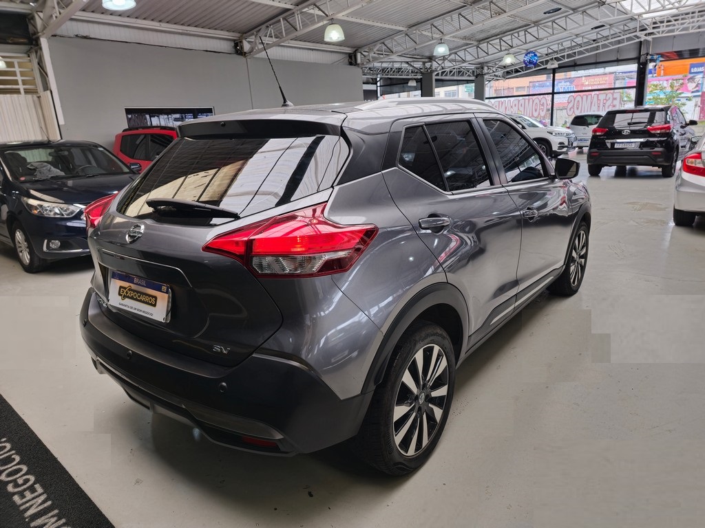 Nissan Kicks Cinza