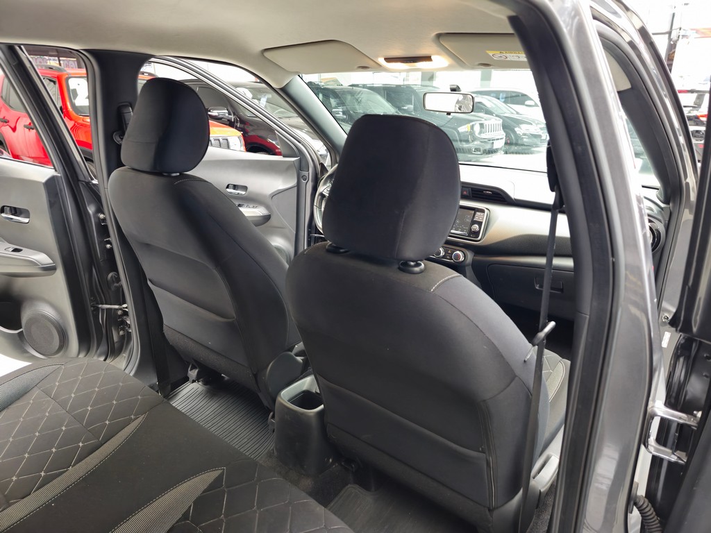 Nissan Kicks Cinza