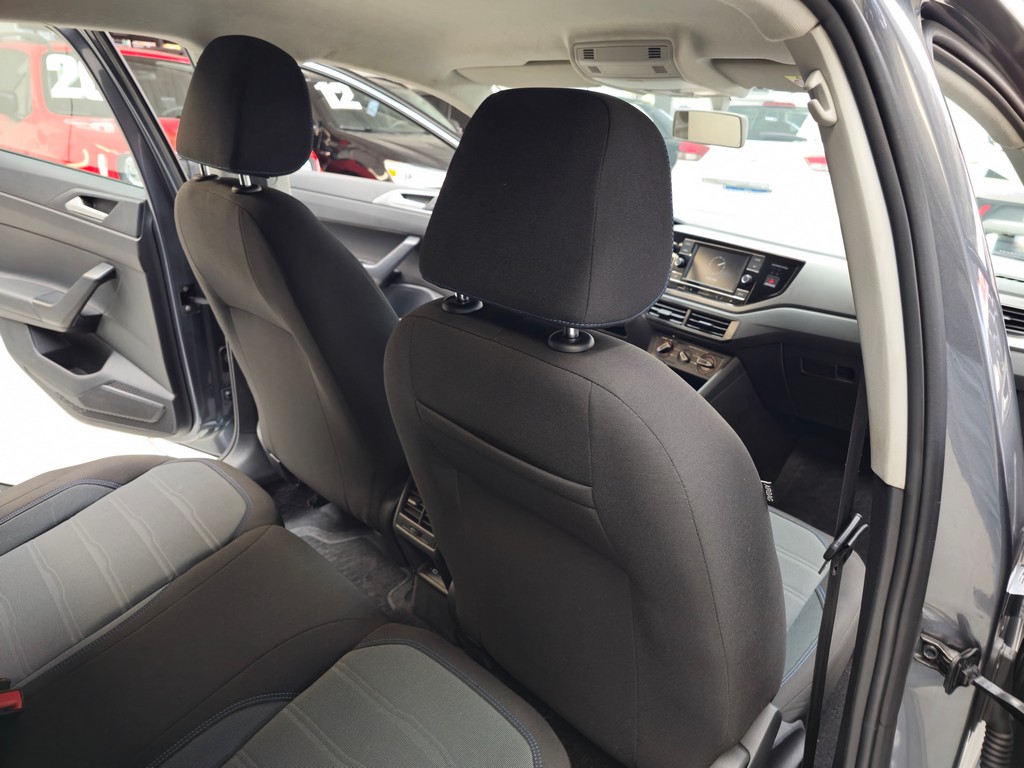 Volkswagen Nivus Cinza