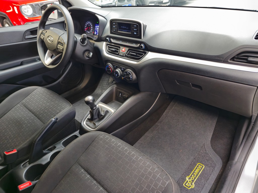 Hyundai HB20 Prata