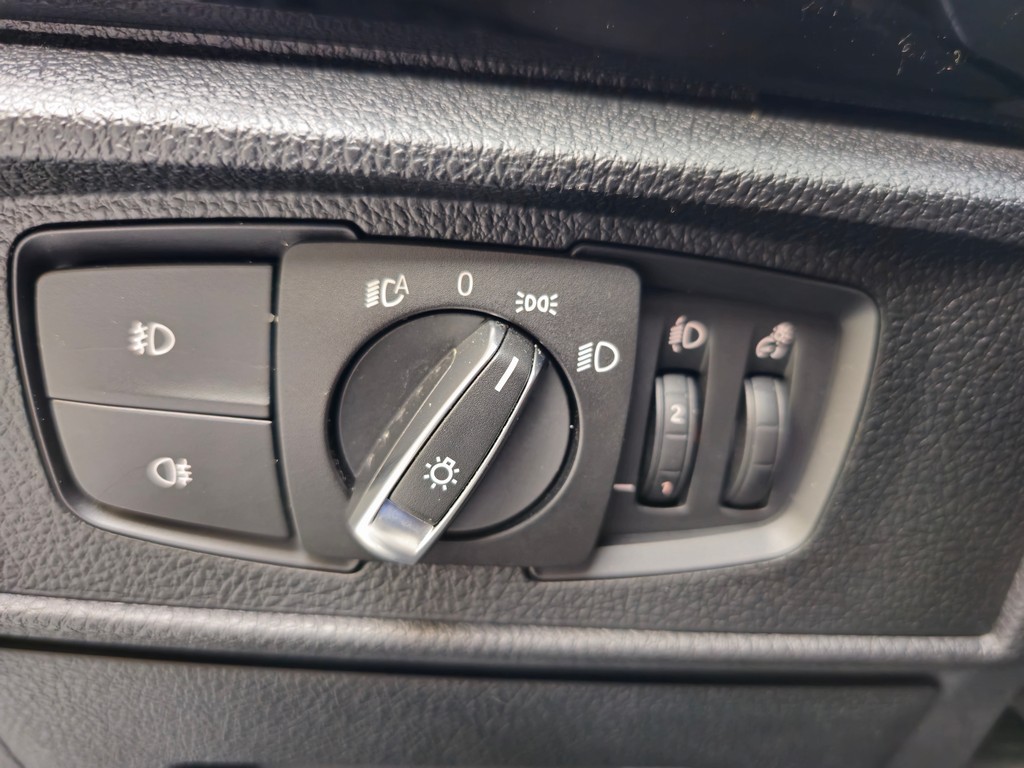 BMW 118i Cinza