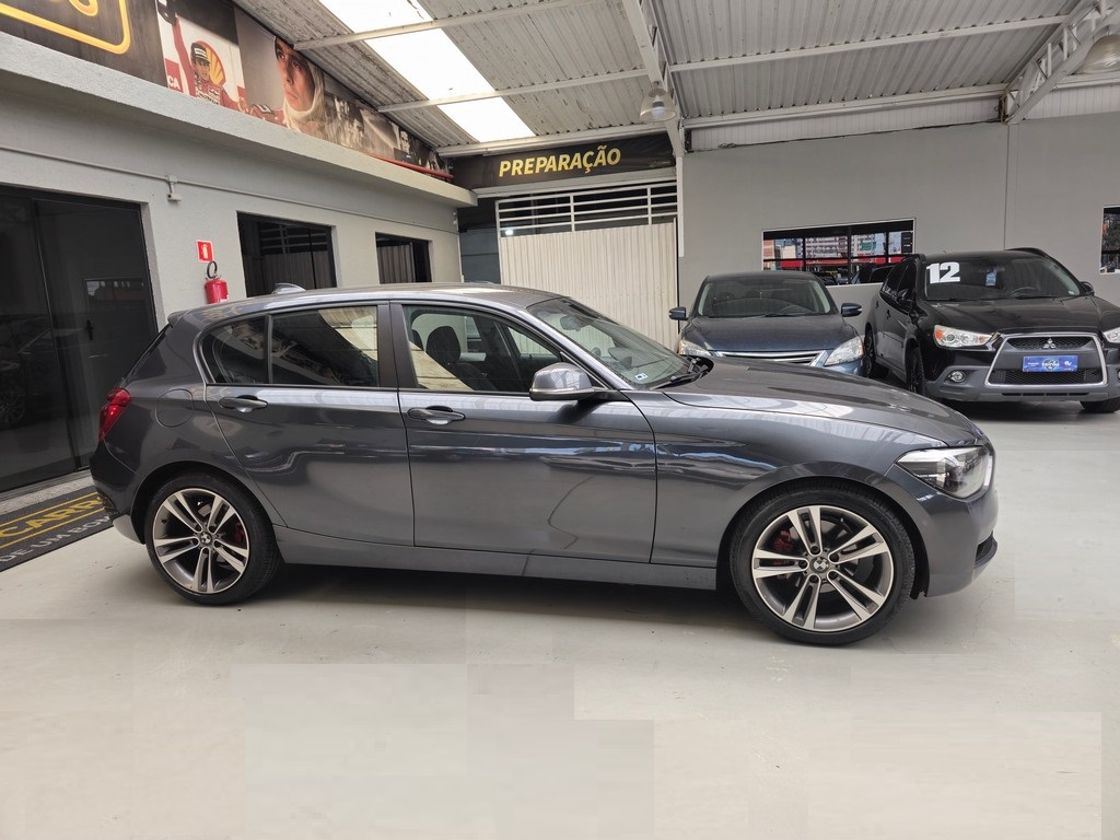 BMW 118i Cinza